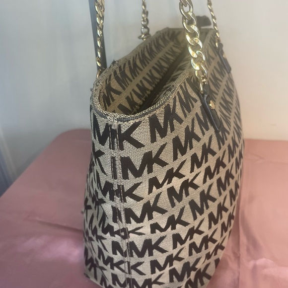 Authentic Michael Kors Purse  #056NC Jet Set Monogram Tote Bag in black and tan - Picture 5 of 11
